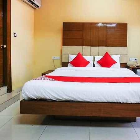 Oyo Hotel Metro International Near Lb Stadium Hyderabad Esterno foto