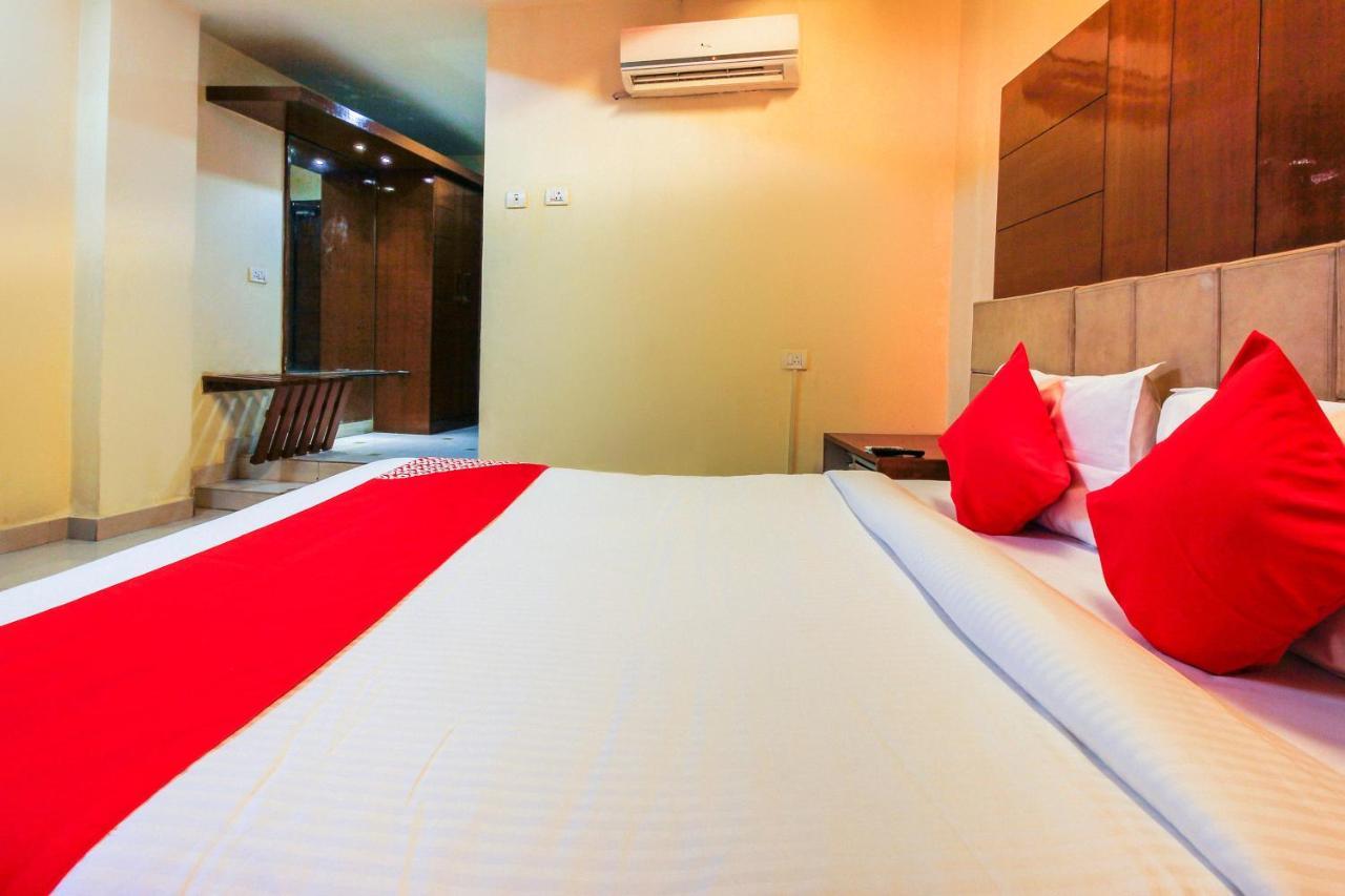 Oyo Hotel Metro International Near Lb Stadium Hyderabad Esterno foto