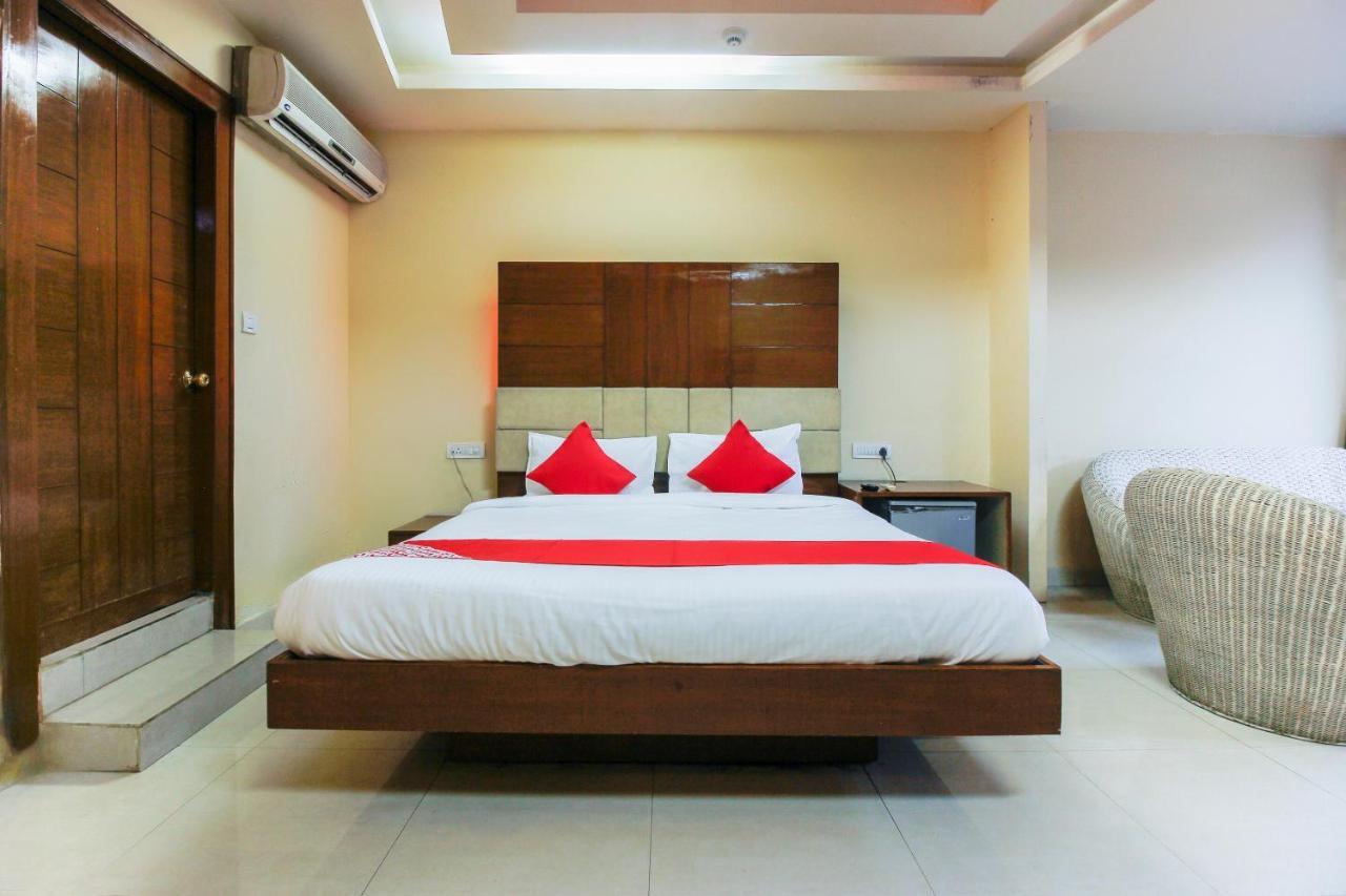 Oyo Hotel Metro International Near Lb Stadium Hyderabad Esterno foto